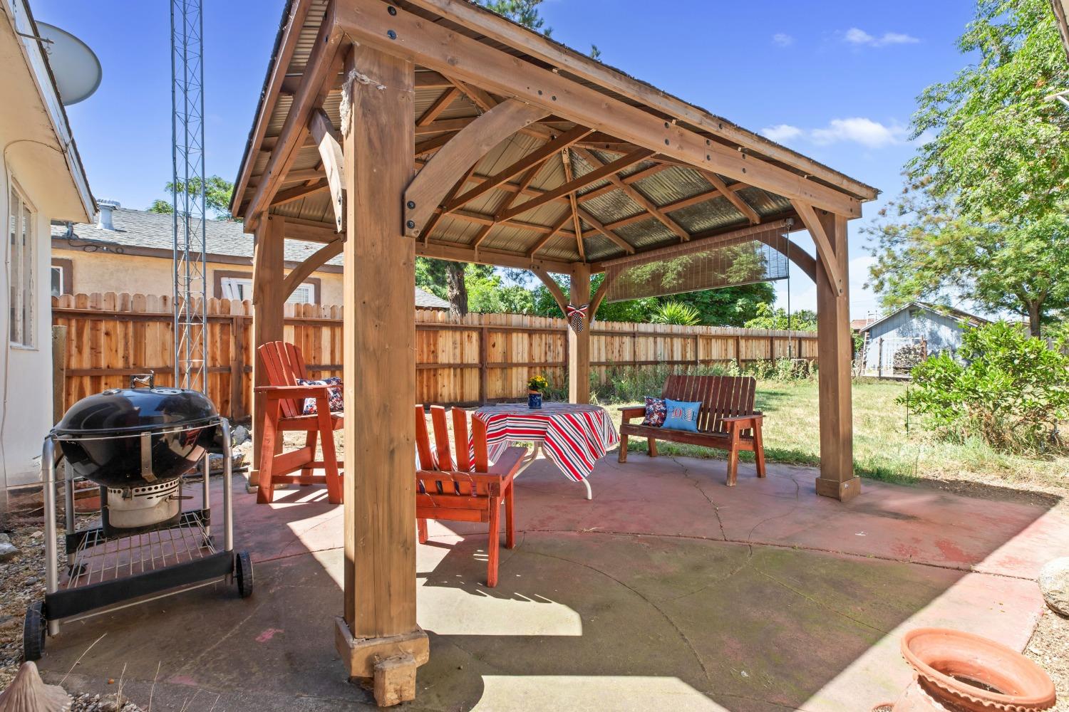 Detail Gallery Image 24 of 42 For 515 Locust Ave, Manteca,  CA 95337 - 3 Beds | 2 Baths