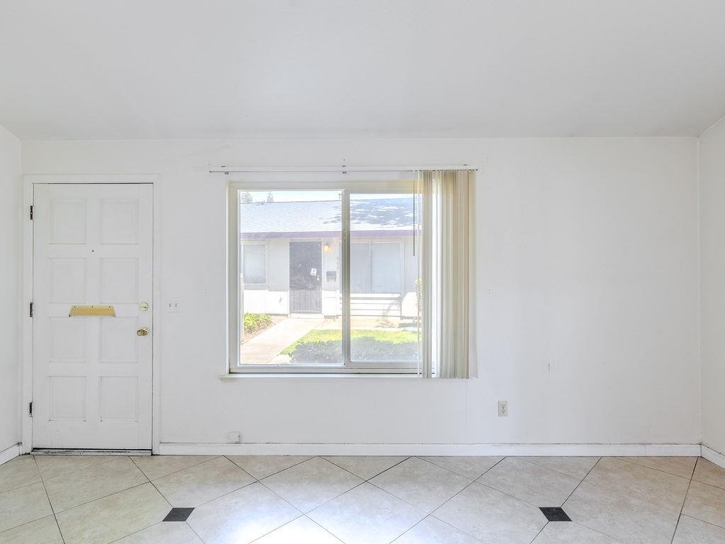 Detail Gallery Image 7 of 22 For 6609 Plymouth Rd, Stockton,  CA 95207 - 2 Beds | 1 Baths