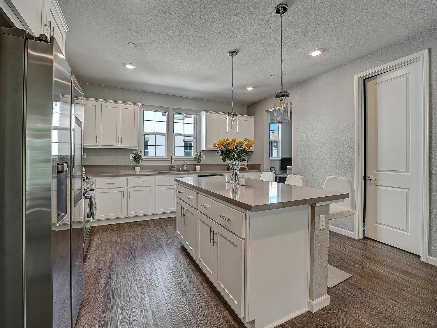 Detail Gallery Image 43 of 97 For 4474 Louvre Ln, Sacramento,  CA 95834 - 4 Beds | 3/1 Baths