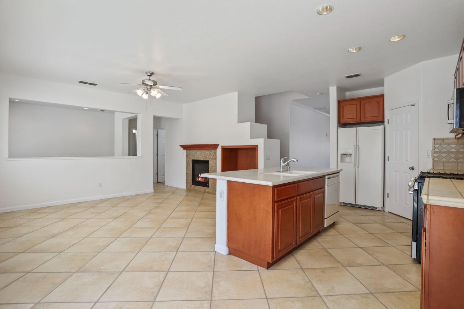 Detail Gallery Image 5 of 26 For 2340 Etcheverry Dr, Stockton,  CA 95212 - 5 Beds | 3 Baths