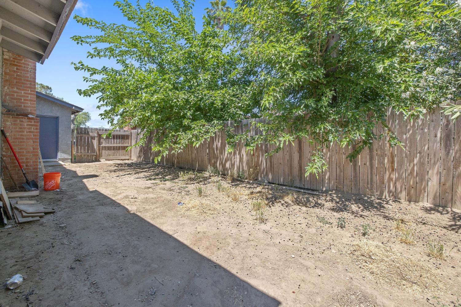 Detail Gallery Image 37 of 38 For 709 Shasta Dr, Hanford,  CA 93230 - 4 Beds | 2 Baths
