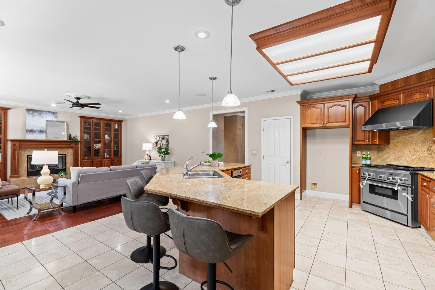 Detail Gallery Image 26 of 84 For 5036 Spanish Bay Cir, Stockton,  CA 95219 - 4 Beds | 3 Baths