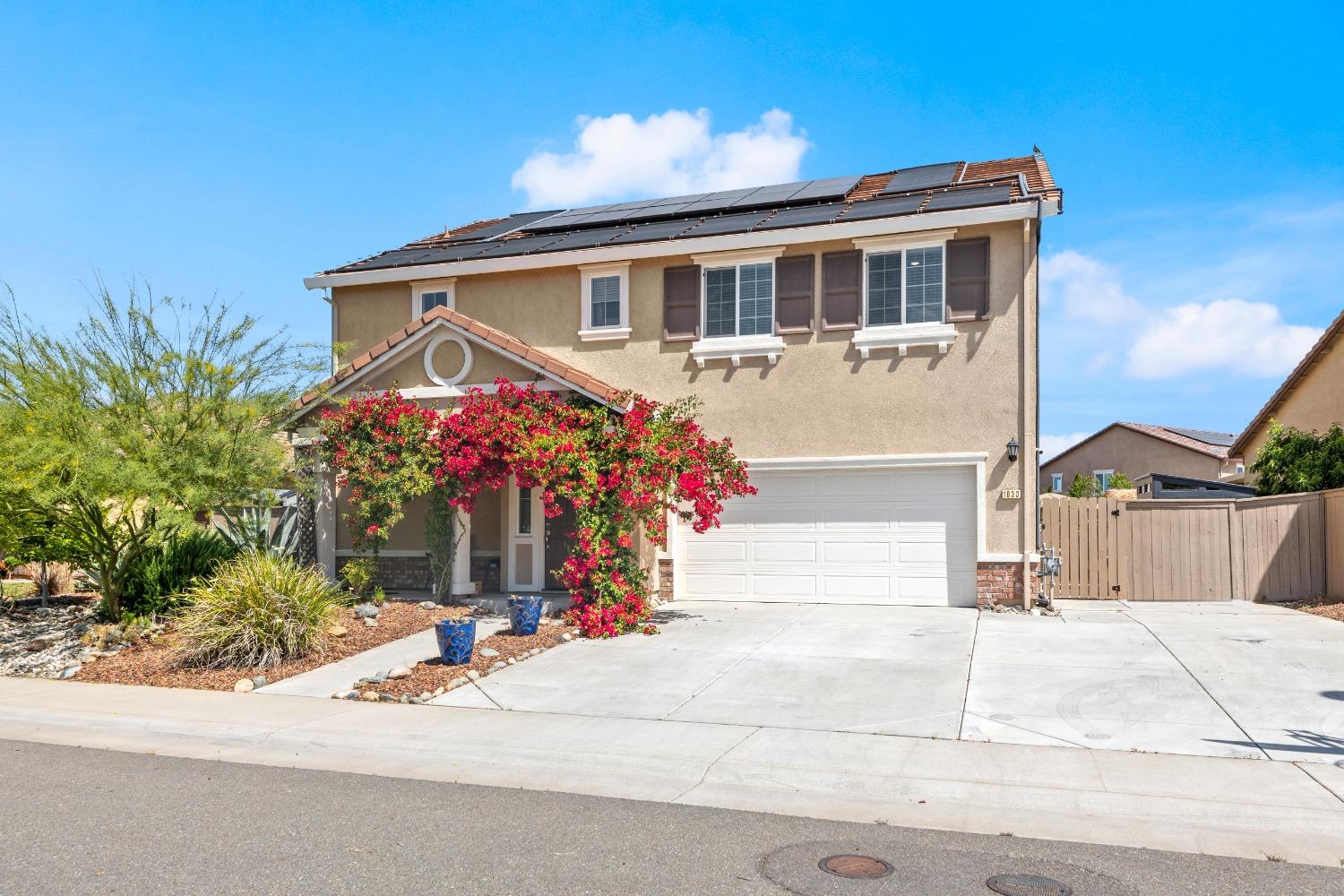 Detail Gallery Image 3 of 49 For 1033 Solstice St, Roseville,  CA 95747 - 4 Beds | 3 Baths