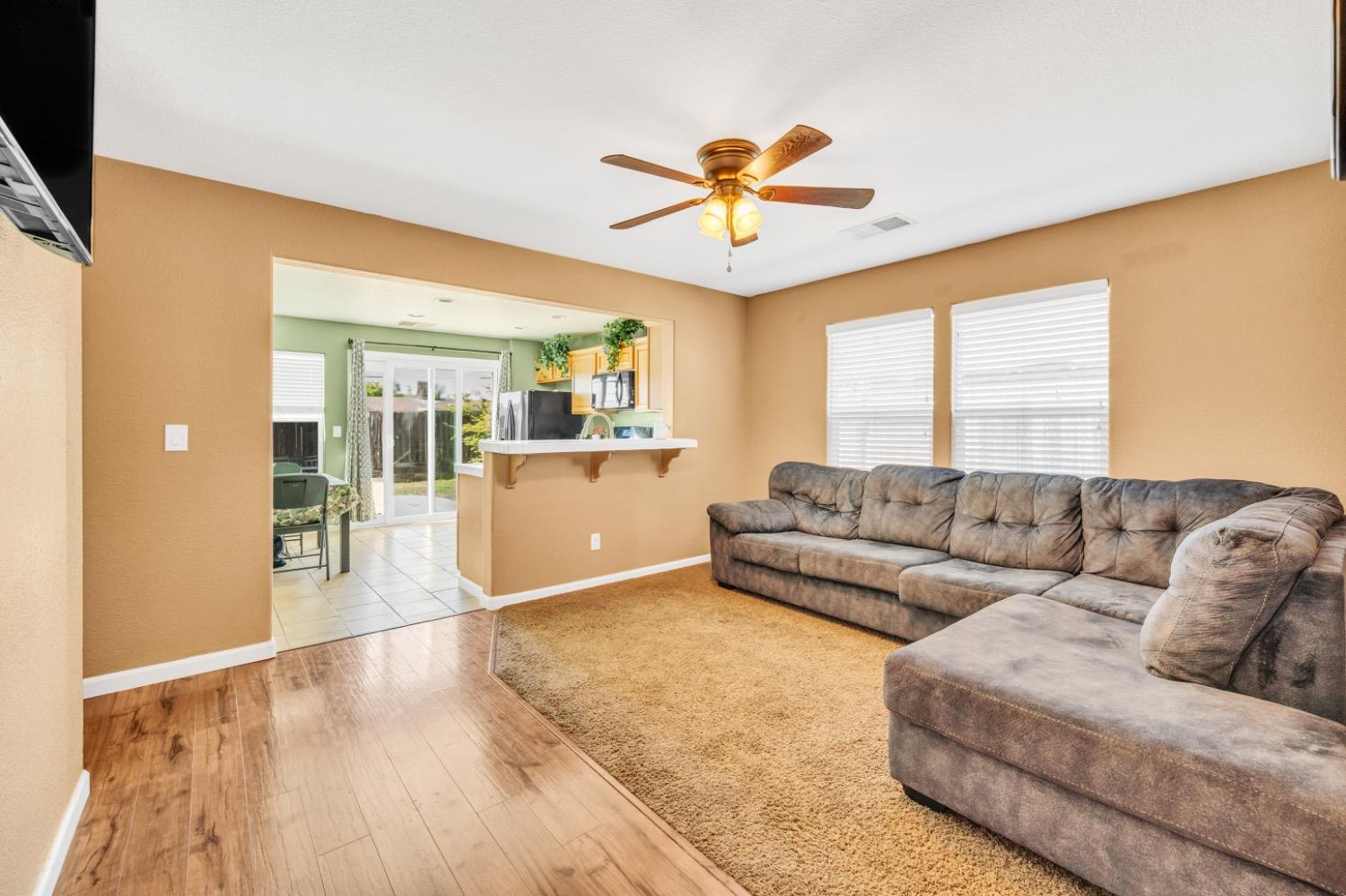 Detail Gallery Image 12 of 47 For 1684 Valley Meadows Dr, Olivehurst,  CA 95961 - 3 Beds | 2 Baths