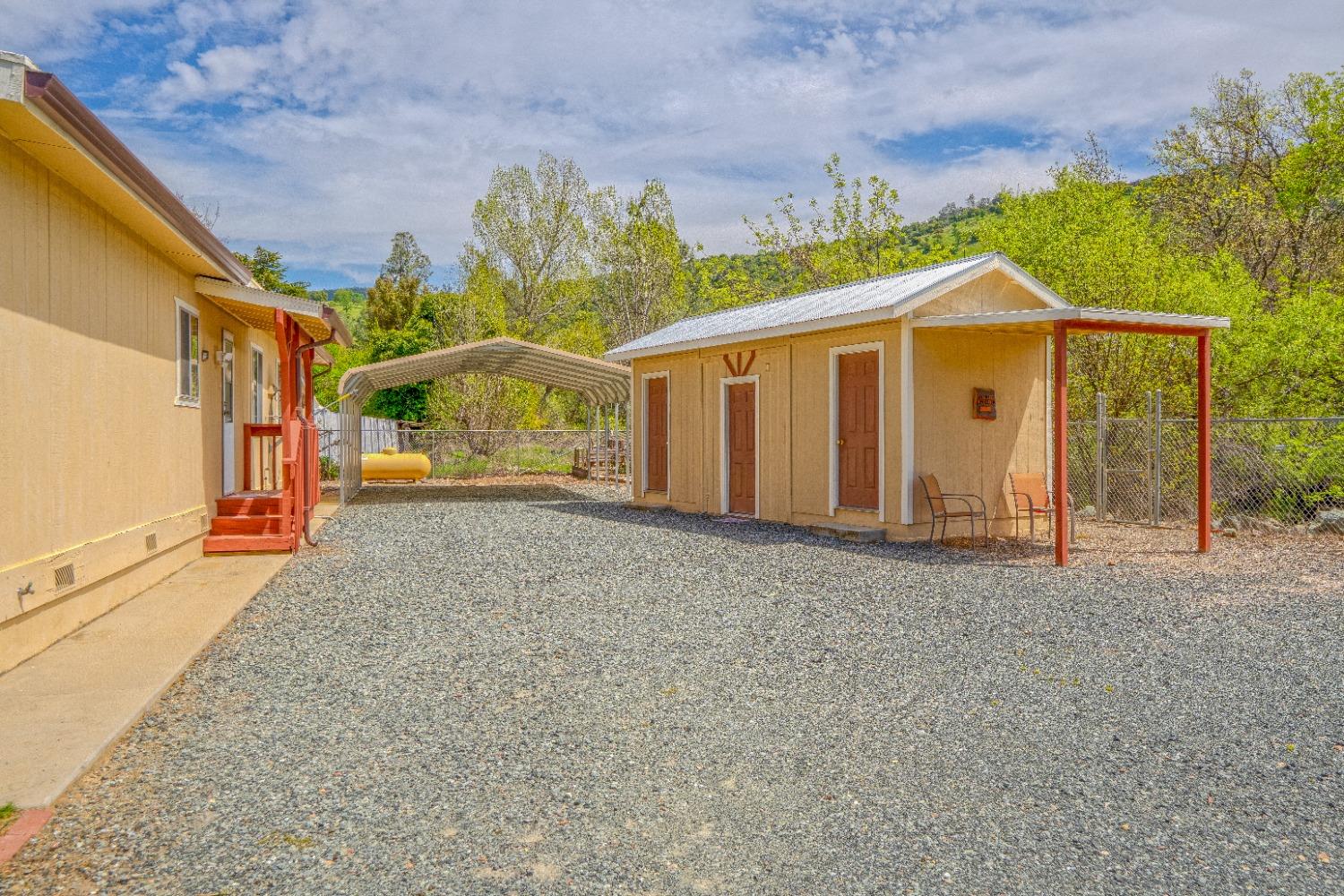 Detail Gallery Image 7 of 55 For 5010 Water St, Coulterville,  CA 95311 - 2 Beds | 2 Baths