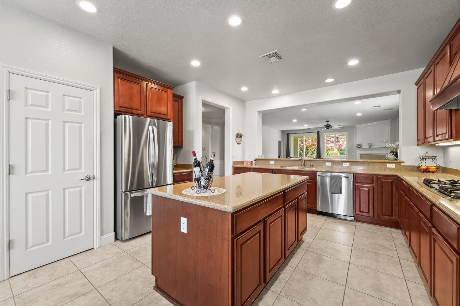 Detail Gallery Image 17 of 66 For 2386 Birdsong Pl, Manteca,  CA 95336 - 2 Beds | 2 Baths