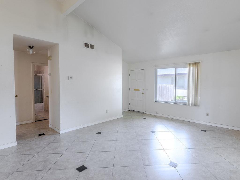 Detail Gallery Image 6 of 22 For 6609 Plymouth Rd, Stockton,  CA 95207 - 2 Beds | 1 Baths