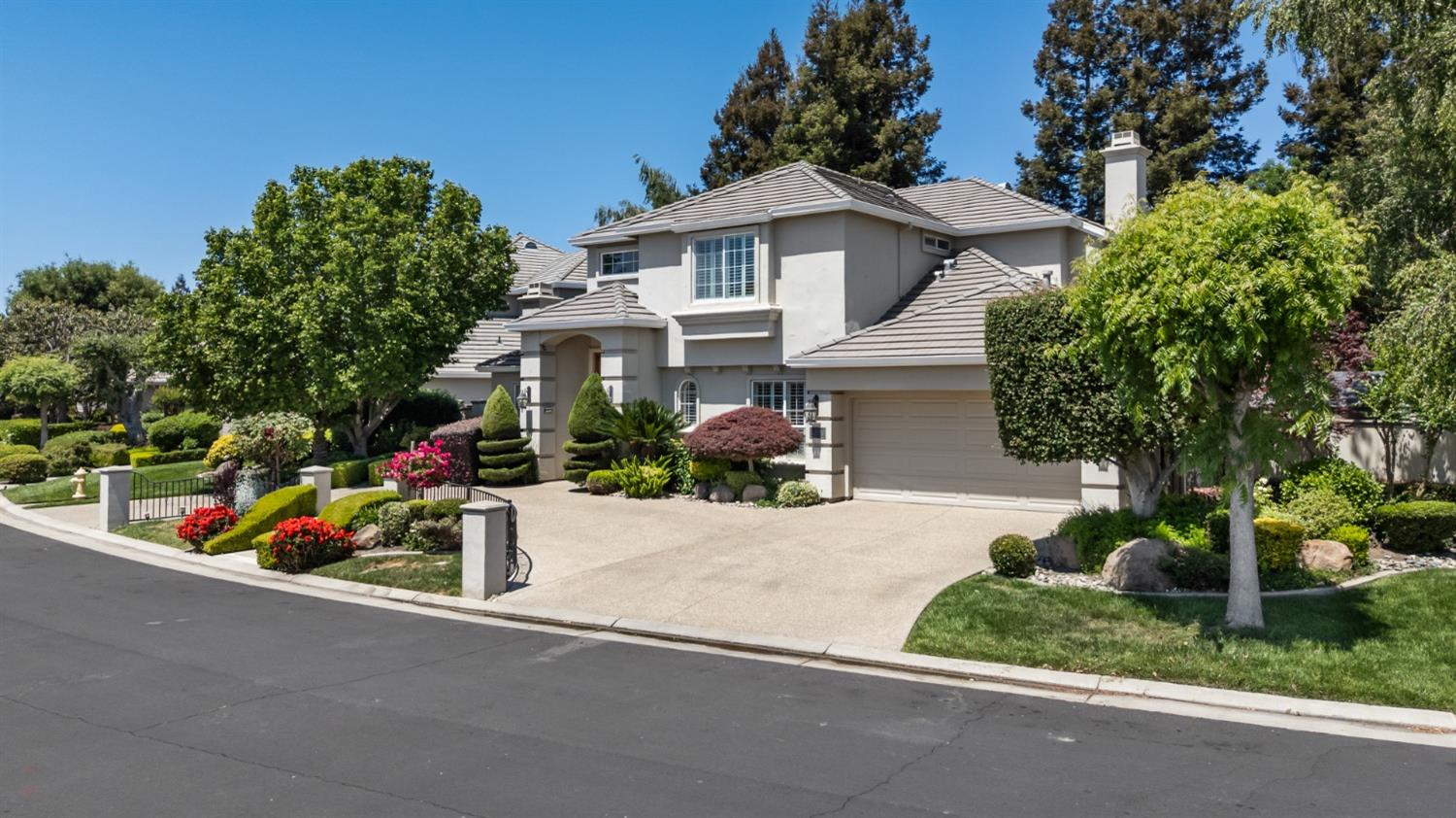 Detail Gallery Image 2 of 84 For 5036 Spanish Bay Cir, Stockton,  CA 95219 - 4 Beds | 3 Baths