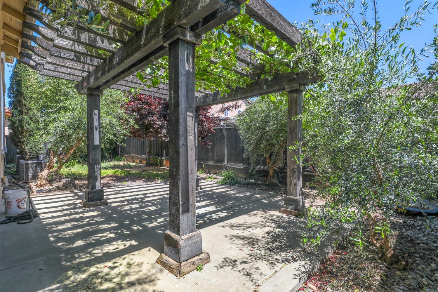 Detail Gallery Image 6 of 64 For 549 Fresian Dr, Oakdale,  CA 95361 - 4 Beds | 3/1 Baths