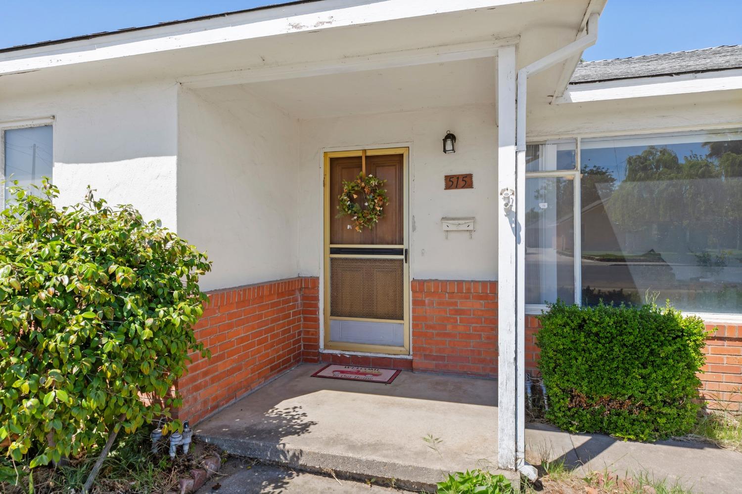 Detail Gallery Image 5 of 42 For 515 Locust Ave, Manteca,  CA 95337 - 3 Beds | 2 Baths