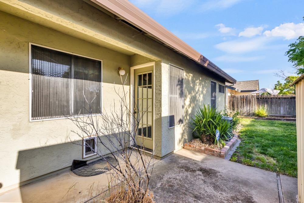 Detail Gallery Image 34 of 38 For 8068 Cardale Way, Sacramento,  CA 95829 - 3 Beds | 2 Baths