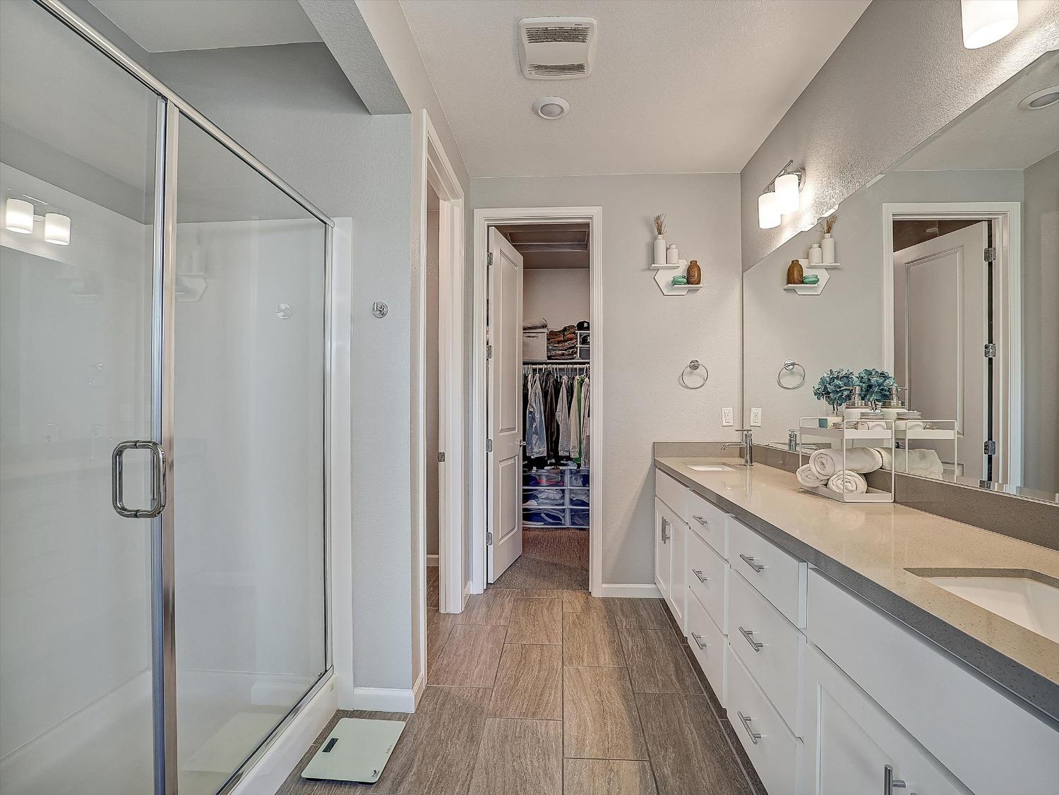 Detail Gallery Image 72 of 97 For 4474 Louvre Ln, Sacramento,  CA 95834 - 4 Beds | 3/1 Baths