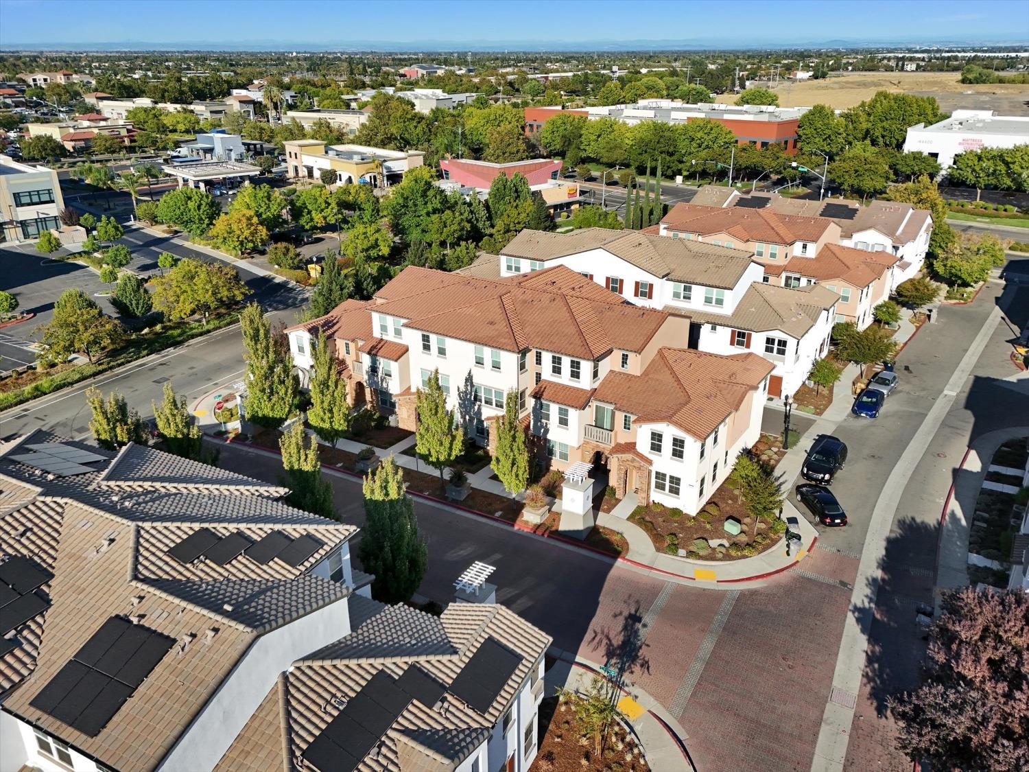 Detail Gallery Image 9 of 97 For 4474 Louvre Ln, Sacramento,  CA 95834 - 4 Beds | 3/1 Baths