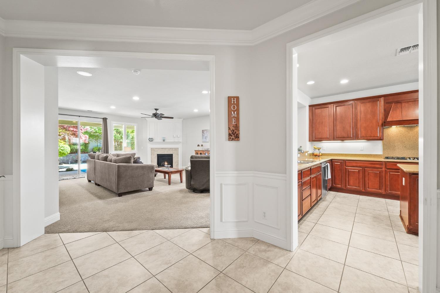 Detail Gallery Image 11 of 66 For 2386 Birdsong Pl, Manteca,  CA 95336 - 2 Beds | 2 Baths