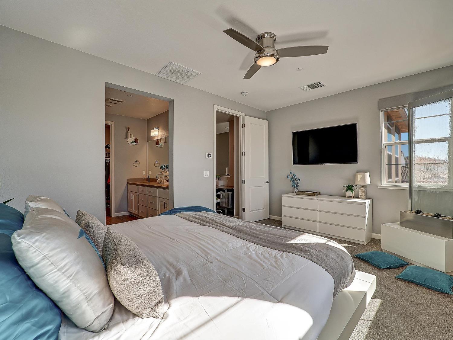 Detail Gallery Image 68 of 97 For 4474 Louvre Ln, Sacramento,  CA 95834 - 4 Beds | 3/1 Baths