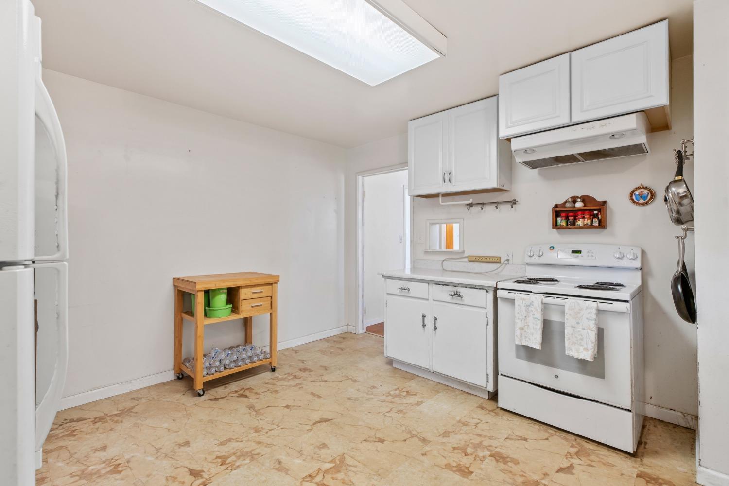 Detail Gallery Image 14 of 42 For 515 Locust Ave, Manteca,  CA 95337 - 3 Beds | 2 Baths