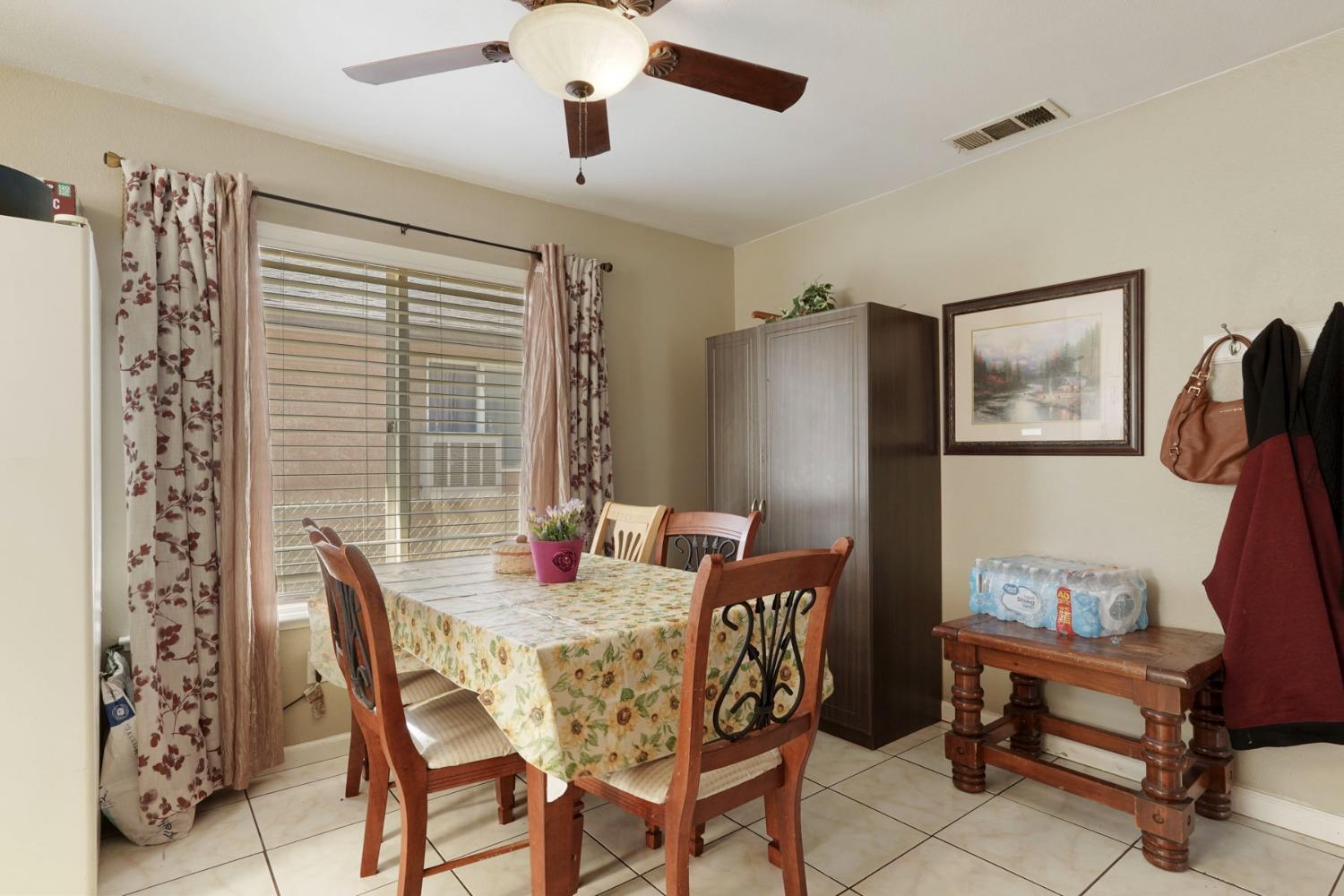 Detail Gallery Image 8 of 38 For 3460 Belleview Ave, Stockton,  CA 95206 - 3 Beds | 2 Baths