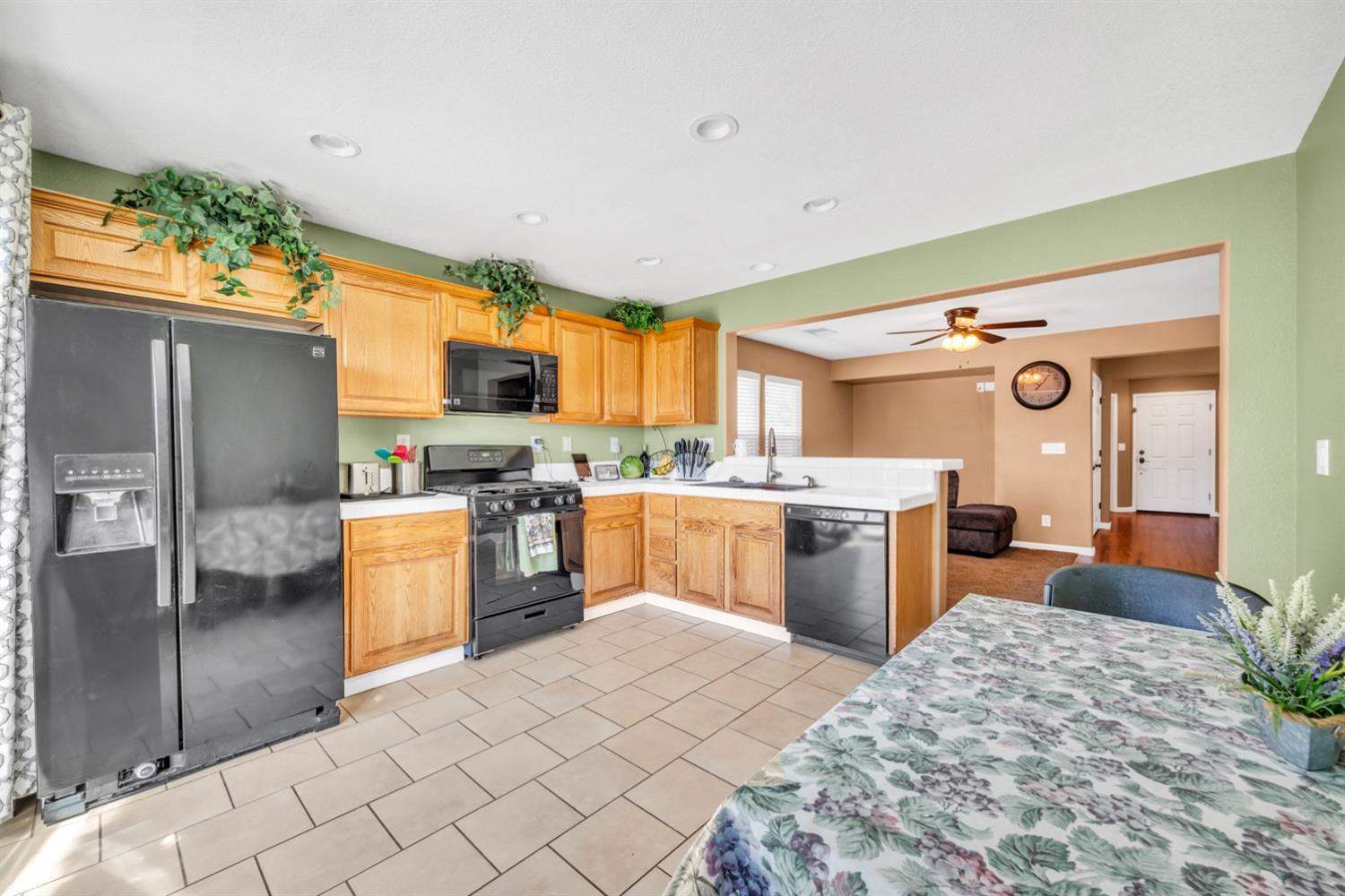 Detail Gallery Image 17 of 47 For 1684 Valley Meadows Dr, Olivehurst,  CA 95961 - 3 Beds | 2 Baths