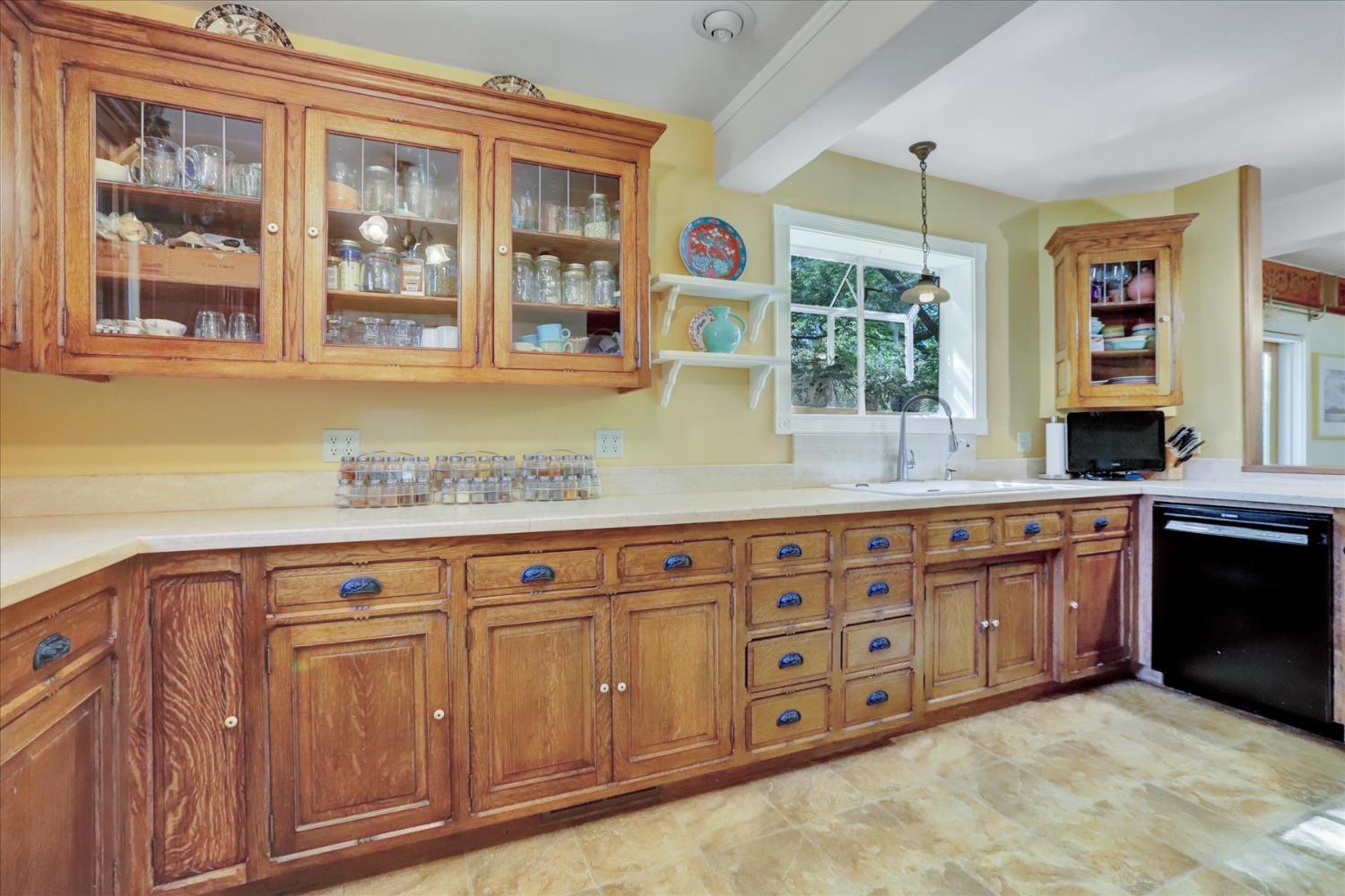 Detail Gallery Image 18 of 99 For 14511 Clear Creek Pl, Grass Valley,  CA 95949 - 3 Beds | 2 Baths