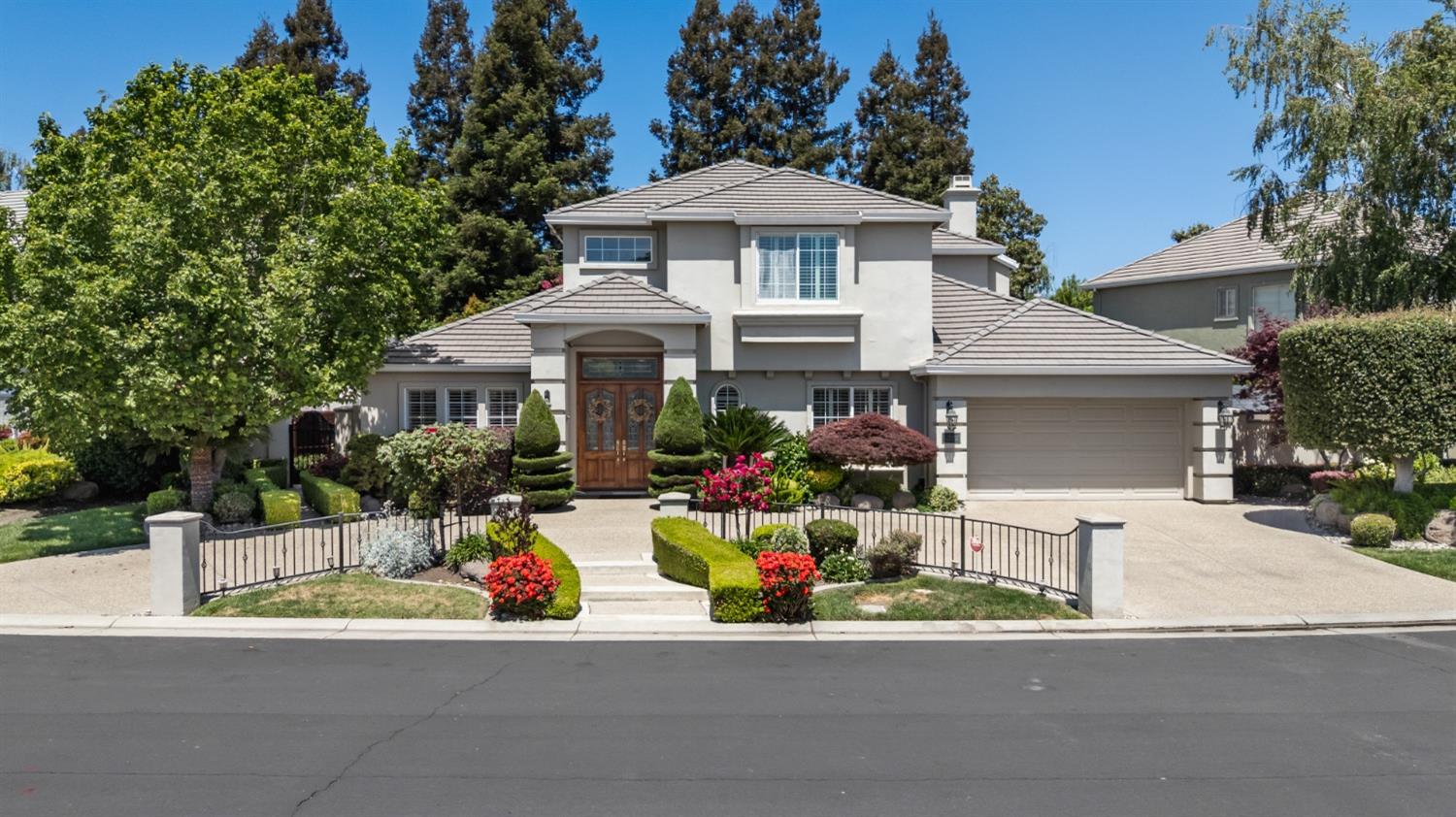Detail Gallery Image 1 of 84 For 5036 Spanish Bay Cir, Stockton,  CA 95219 - 4 Beds | 3 Baths