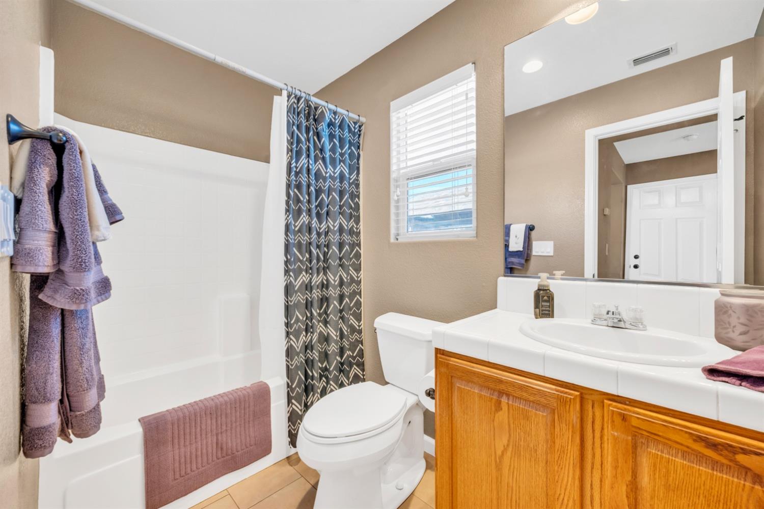 Detail Gallery Image 24 of 47 For 1684 Valley Meadows Dr, Olivehurst,  CA 95961 - 3 Beds | 2 Baths