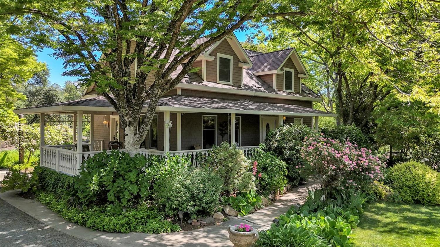 Detail Gallery Image 1 of 99 For 14511 Clear Creek Pl, Grass Valley,  CA 95949 - 3 Beds | 2 Baths