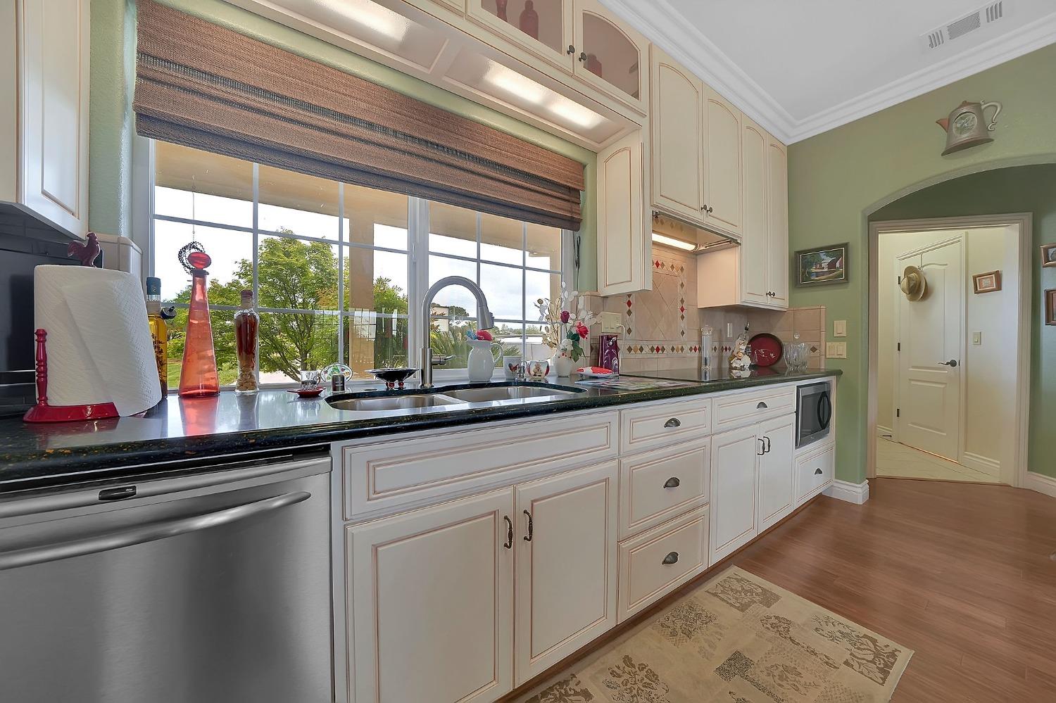 Detail Gallery Image 5 of 36 For 1750 Quail Oaks Ct, Valley Springs,  CA 95245 - 3 Beds | 2/1 Baths