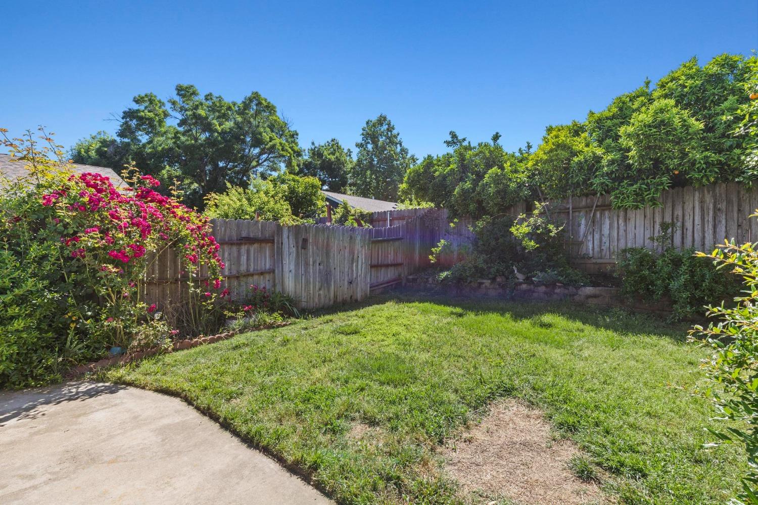 Detail Gallery Image 27 of 32 For 2728 Lowell Dr, Chico,  CA 95973 - 3 Beds | 2 Baths