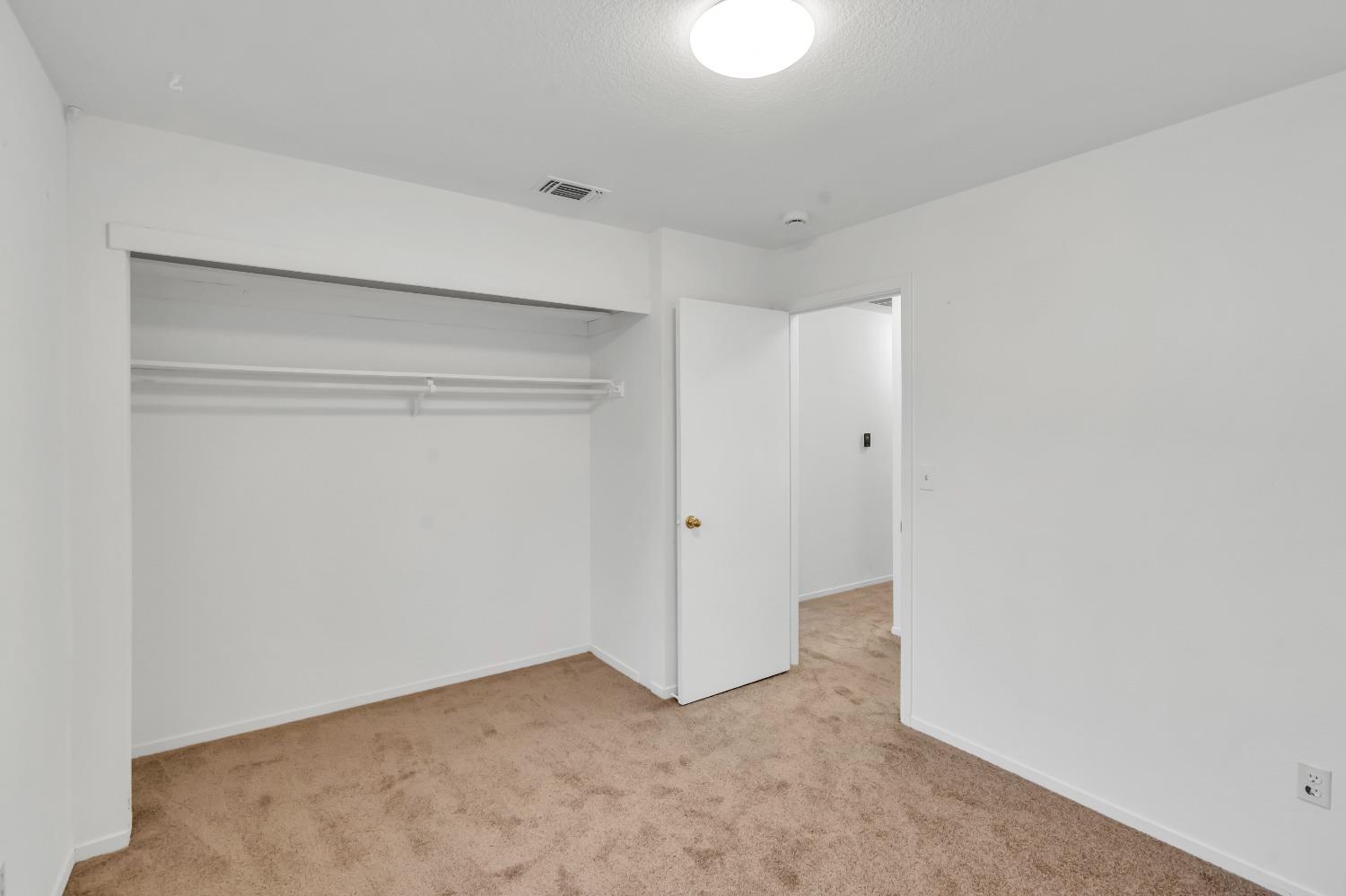 Detail Gallery Image 26 of 47 For 8281 New Point Dr, Sacramento,  CA 95828 - 3 Beds | 2 Baths