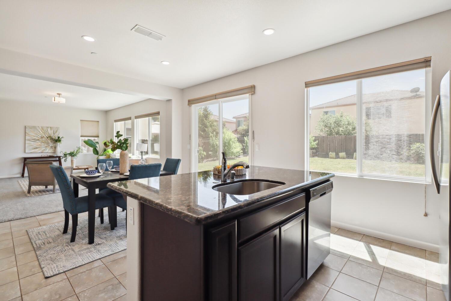 Detail Gallery Image 19 of 63 For 1336 Hughes St, Woodland,  CA 95776 - 4 Beds | 3 Baths