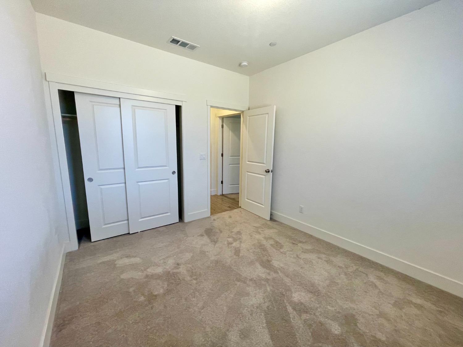 Detail Gallery Image 7 of 10 For 1112 Pearl Dr, Los Banos,  CA 93635 - 3 Beds | 2 Baths