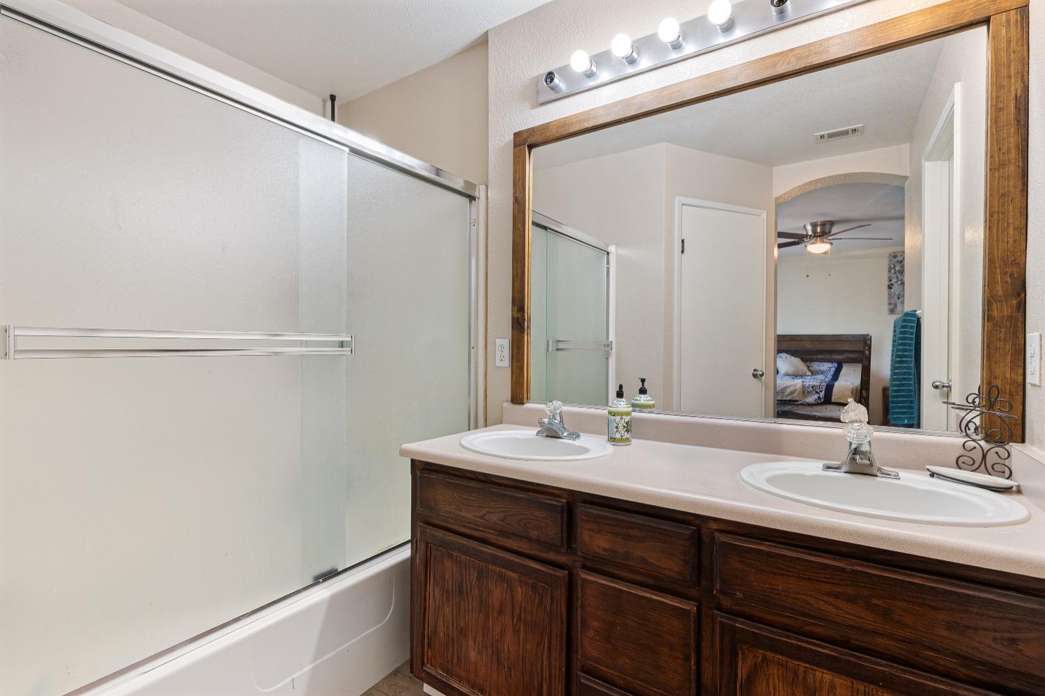 Detail Gallery Image 26 of 39 For 1867 William Moss Blvd, Stockton,  CA 95206 - 4 Beds | 2/1 Baths