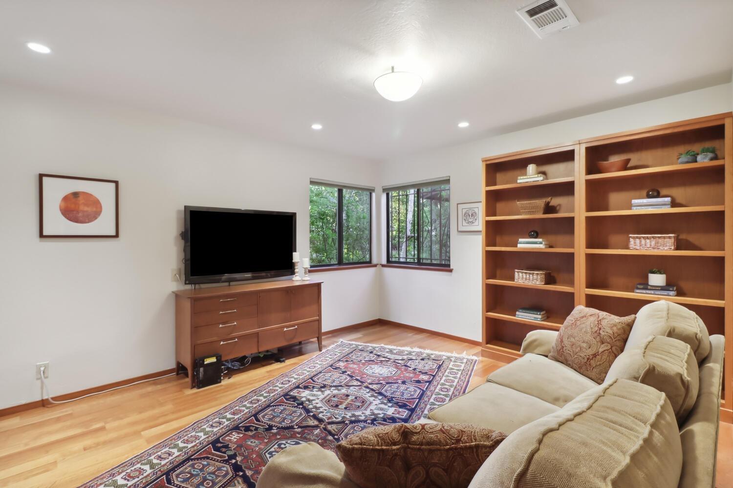 Detail Gallery Image 25 of 74 For 2323 Elendil Ln, Davis,  CA 95616 - 4 Beds | 4 Baths