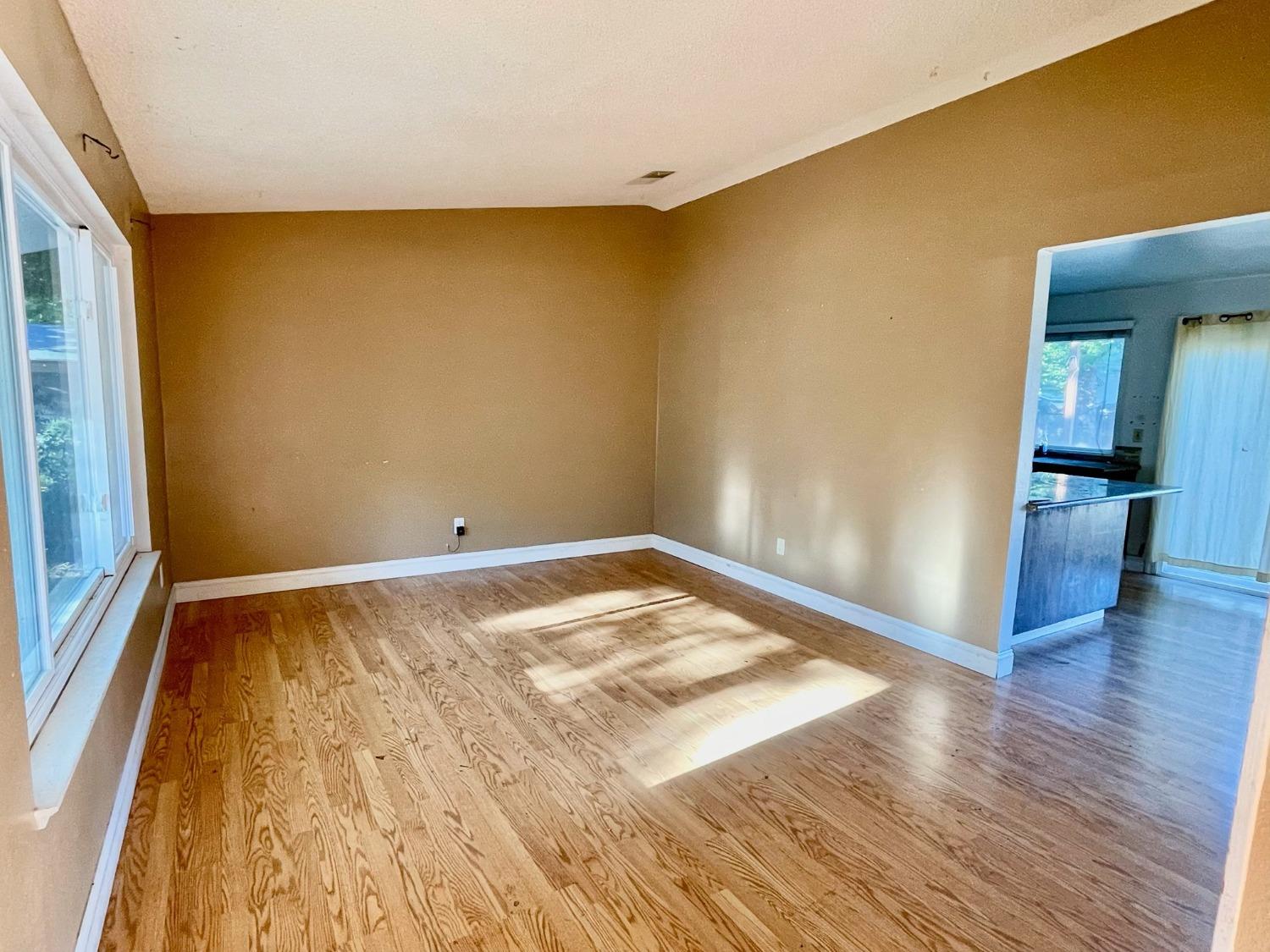 Detail Gallery Image 1 of 11 For 3101 Wyatt Way, Modesto,  CA 95350 - 3 Beds | 2 Baths