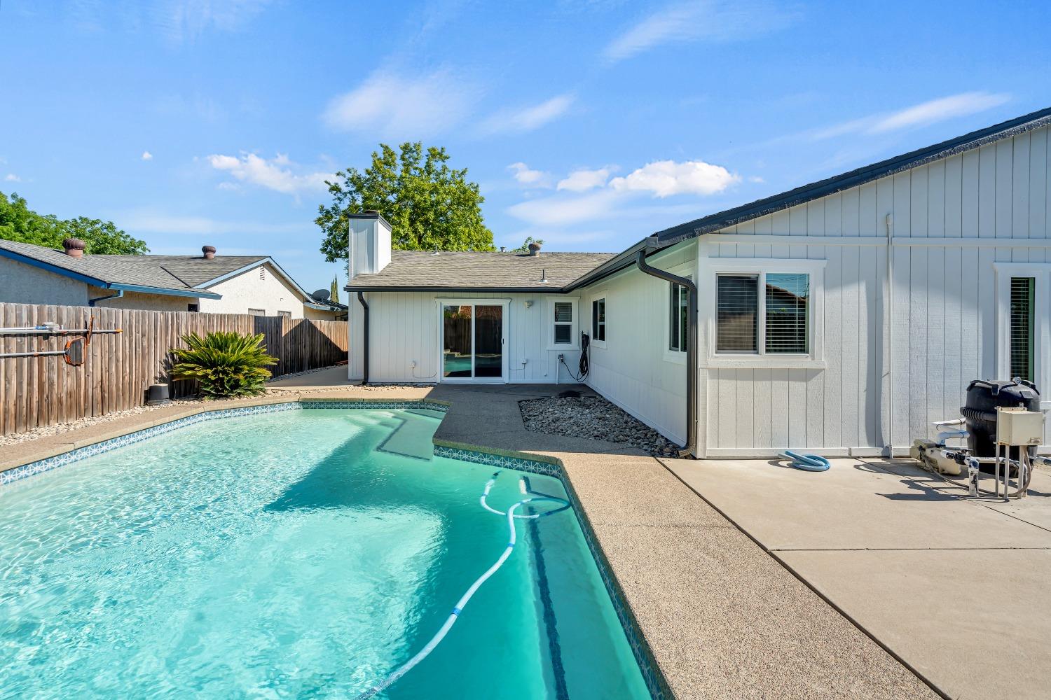 Detail Gallery Image 47 of 52 For 38 Mountainwood Ct, Sacramento,  CA 95823 - 4 Beds | 2 Baths