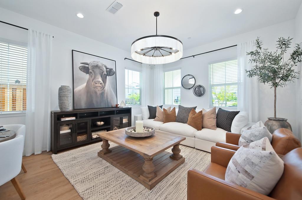 Detail Gallery Image 11 of 57 For 2327 5th Ave, Sacramento,  CA 95818 - 3 Beds | 2/1 Baths