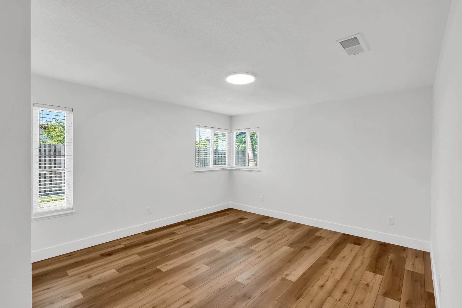Detail Gallery Image 40 of 52 For 38 Mountainwood Ct, Sacramento,  CA 95823 - 4 Beds | 2 Baths