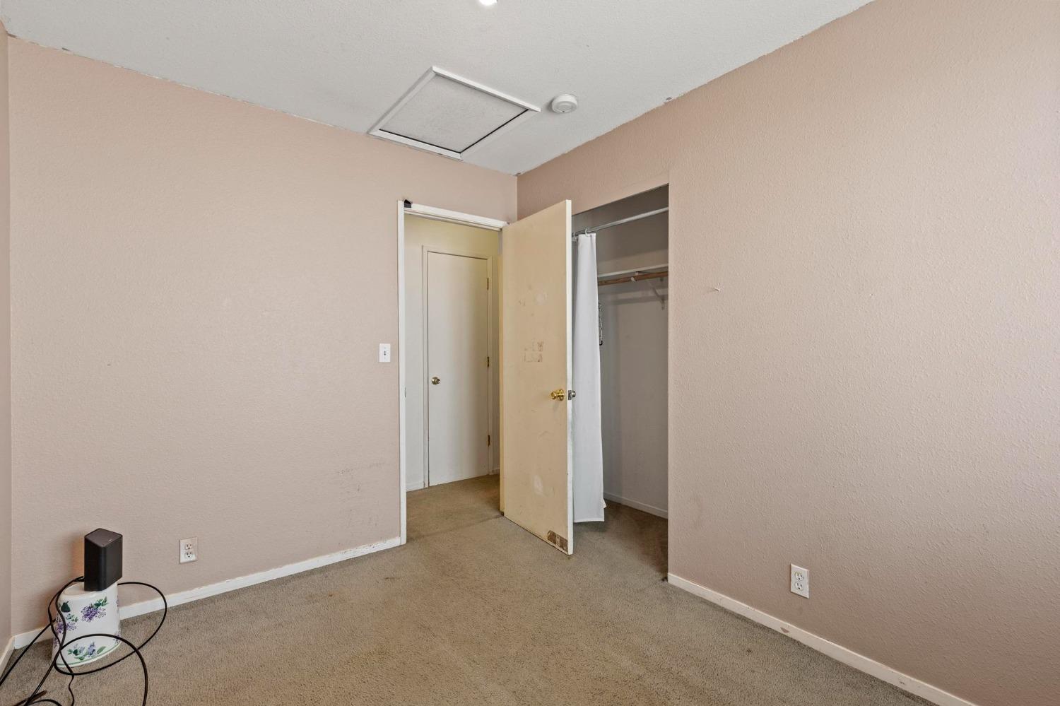 Detail Gallery Image 15 of 32 For 2728 Lowell Dr, Chico,  CA 95973 - 3 Beds | 2 Baths