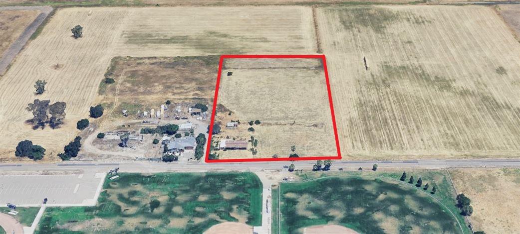 Detail Gallery Image 2 of 5 For 631 Dos Reis Rd, Lathrop,  CA 95330 - – Beds | – Baths