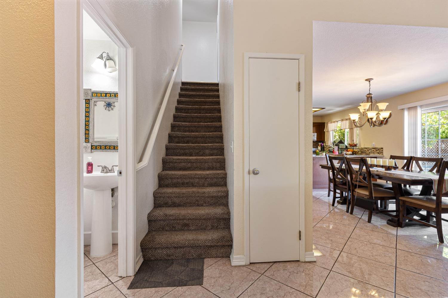 Detail Gallery Image 14 of 39 For 1867 William Moss Blvd, Stockton,  CA 95206 - 4 Beds | 2/1 Baths