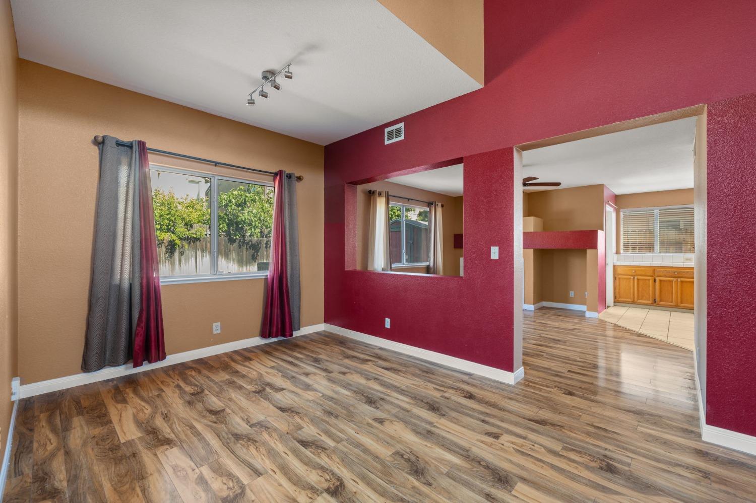 Detail Gallery Image 12 of 46 For 3544 Misty Morning Cir, Sacramento,  CA 95827 - 4 Beds | 2/1 Baths