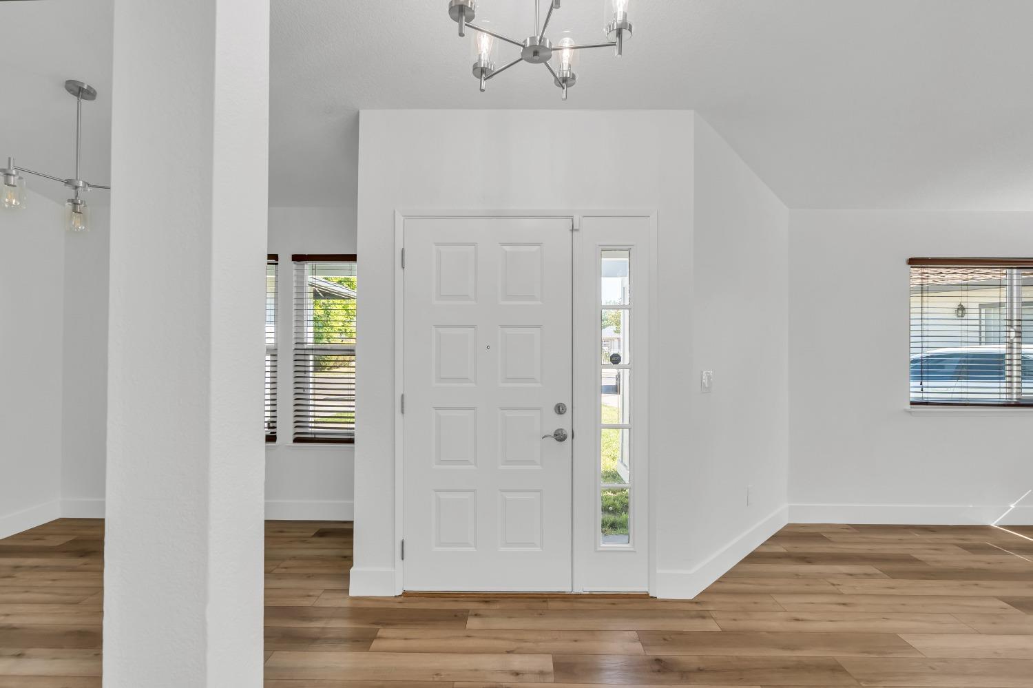 Detail Gallery Image 17 of 52 For 38 Mountainwood Ct, Sacramento,  CA 95823 - 4 Beds | 2 Baths