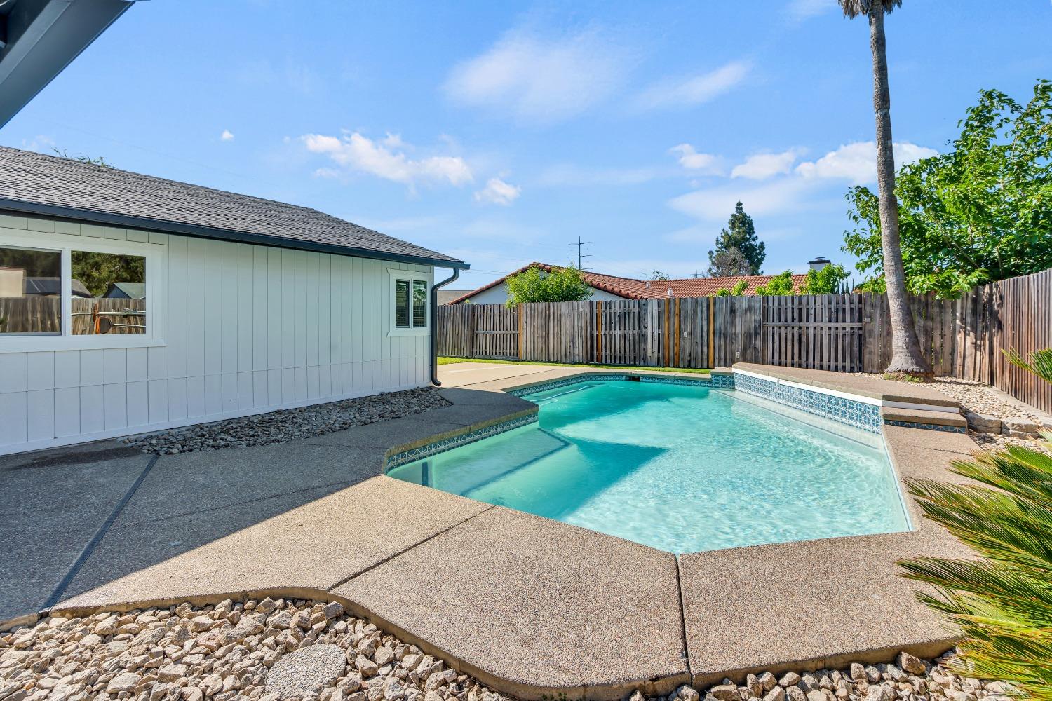 Detail Gallery Image 13 of 52 For 38 Mountainwood Ct, Sacramento,  CA 95823 - 4 Beds | 2 Baths