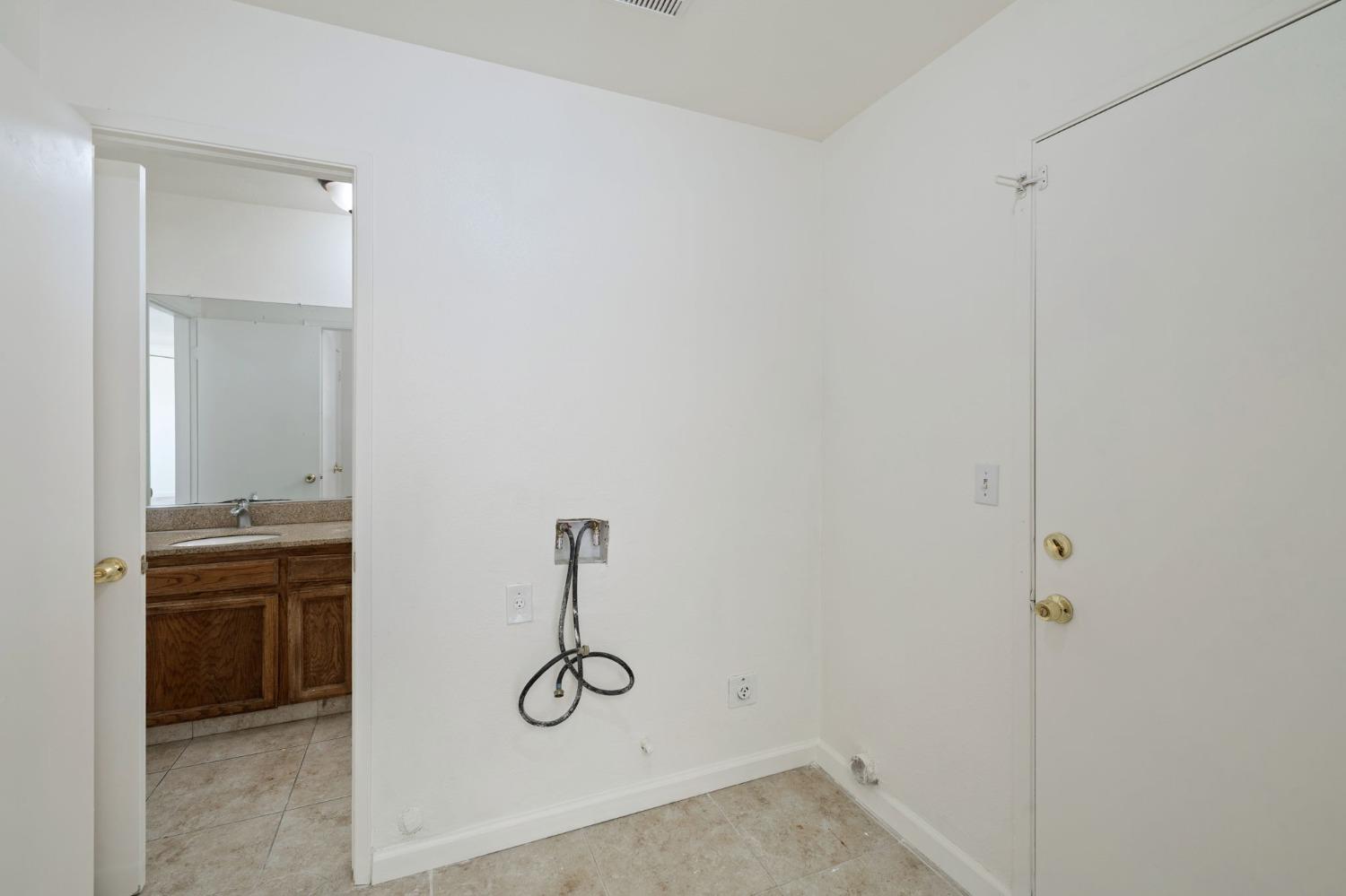 Detail Gallery Image 13 of 24 For 20269 Del Mar Rd, Madera,  CA 93638 - 3 Beds | 2 Baths