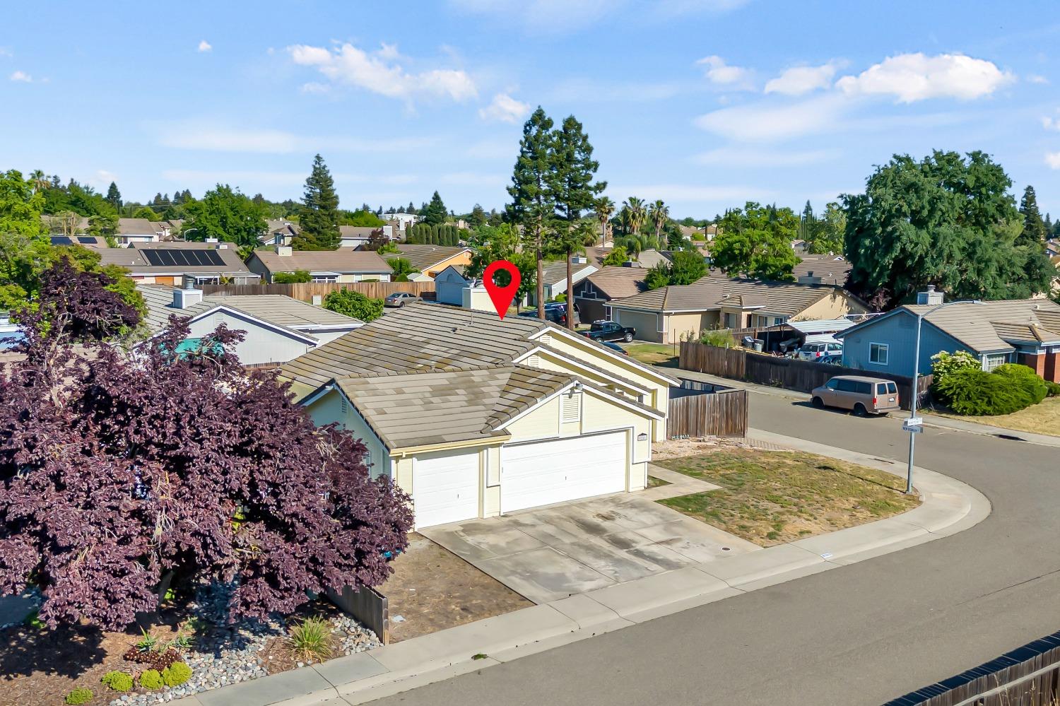 Detail Gallery Image 5 of 47 For 8281 New Point Dr, Sacramento,  CA 95828 - 3 Beds | 2 Baths