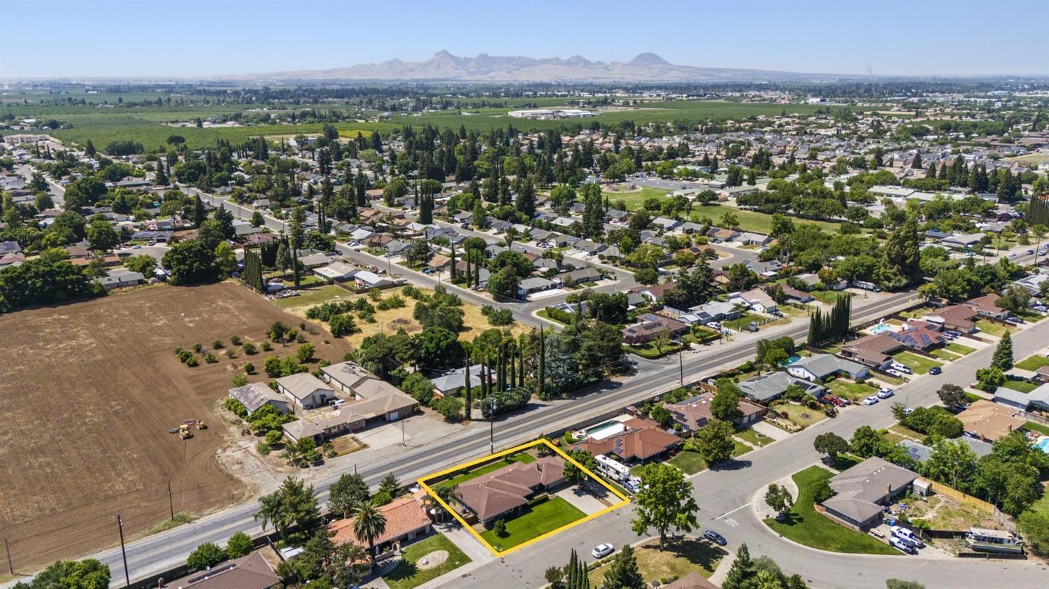 Manzanita Way, Yuba City, California image 37