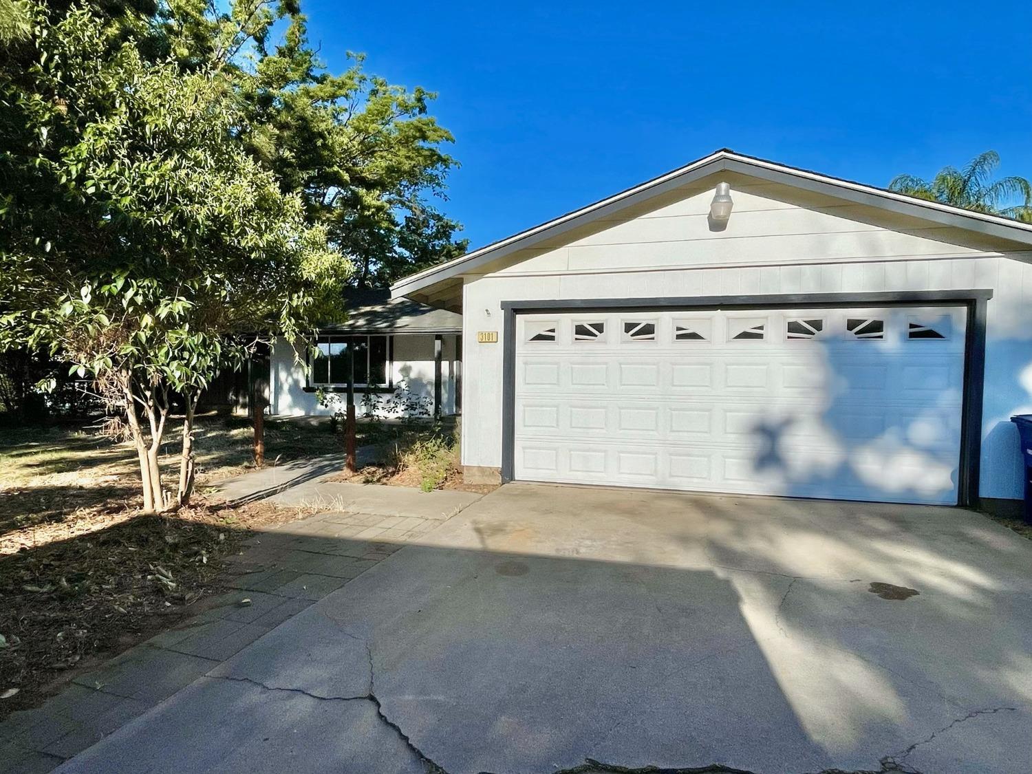Detail Gallery Image 3 of 11 For 3101 Wyatt Way, Modesto,  CA 95350 - 3 Beds | 2 Baths