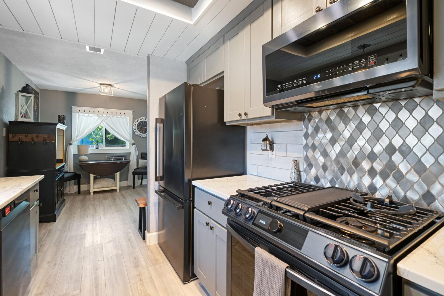 Detail Gallery Image 12 of 24 For 921 Quiet Way, Rio Linda,  CA 95673 - 3 Beds | 1 Baths