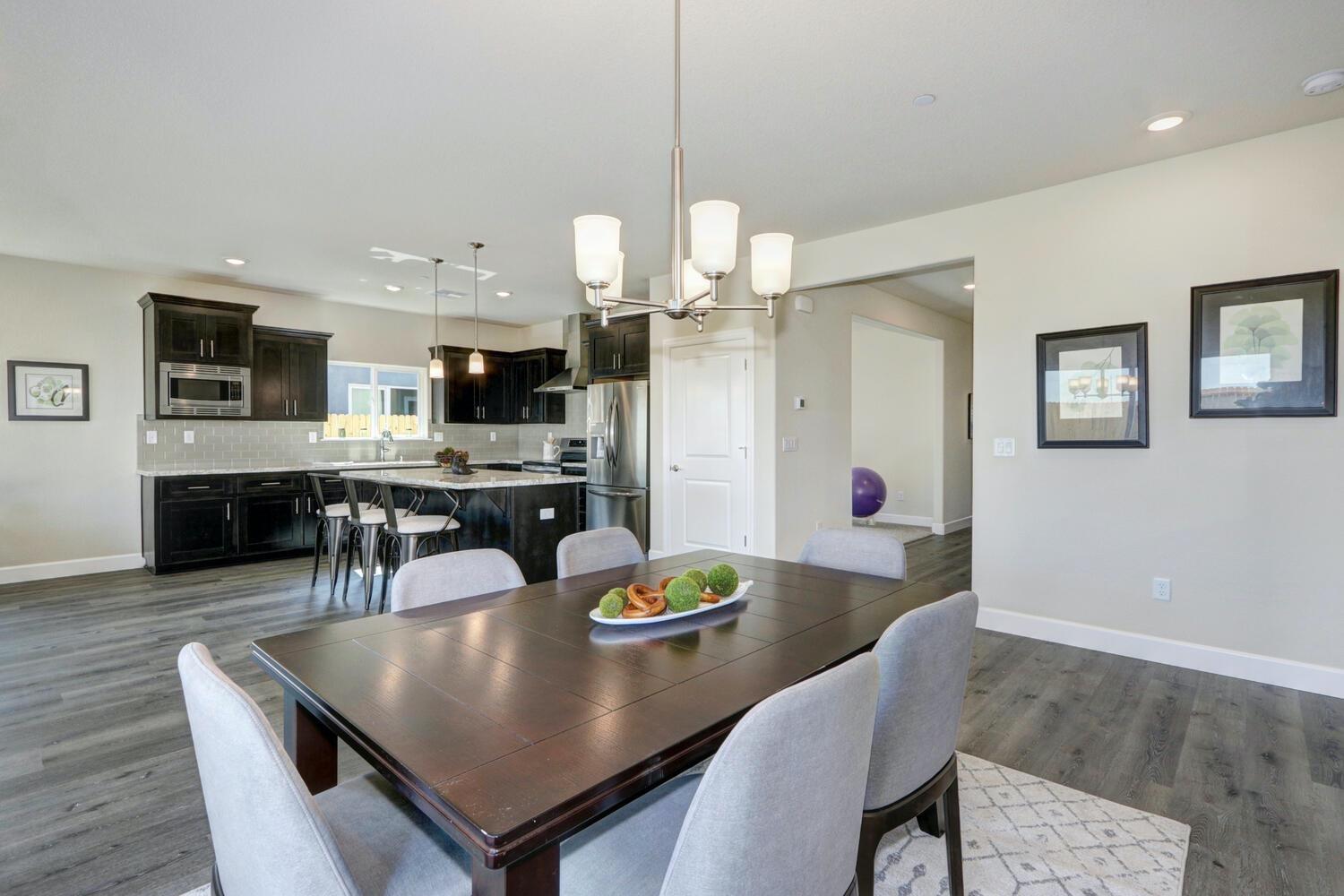 Detail Gallery Image 6 of 24 For 1129 Nicklaus Rd, Galt,  CA 95632 - 2 Beds | 2/1 Baths