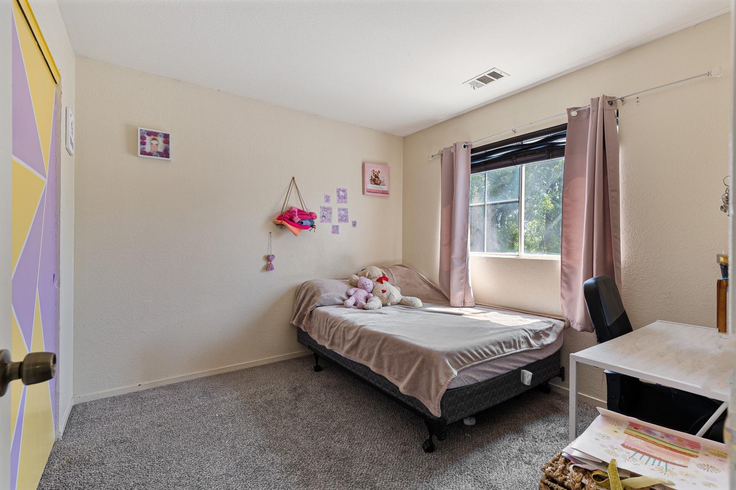 Detail Gallery Image 17 of 39 For 1867 William Moss Blvd, Stockton,  CA 95206 - 4 Beds | 2/1 Baths